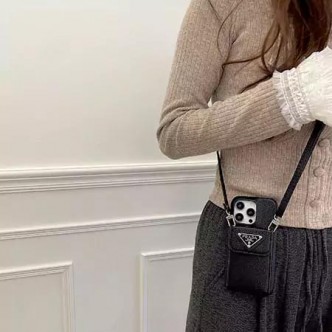 プロが教える！プラダの偽物・本物を見分ける5つのポイントを解説