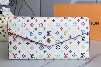 最も人気のある二つ折り財布10選